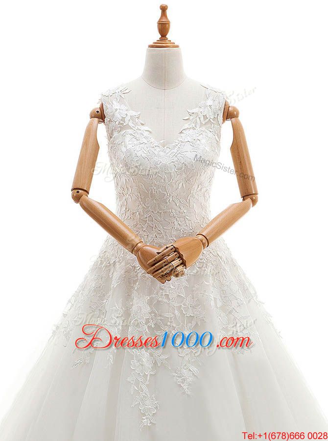 Sleeveless Brush Train Appliques Zipper Wedding Gowns