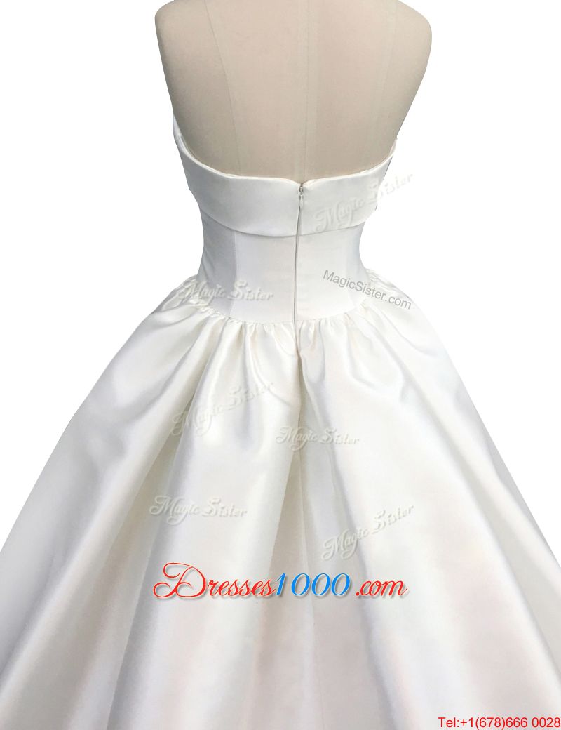 Strapless Sleeveless Satin Wedding Dress Ruching Chapel Train Zipper