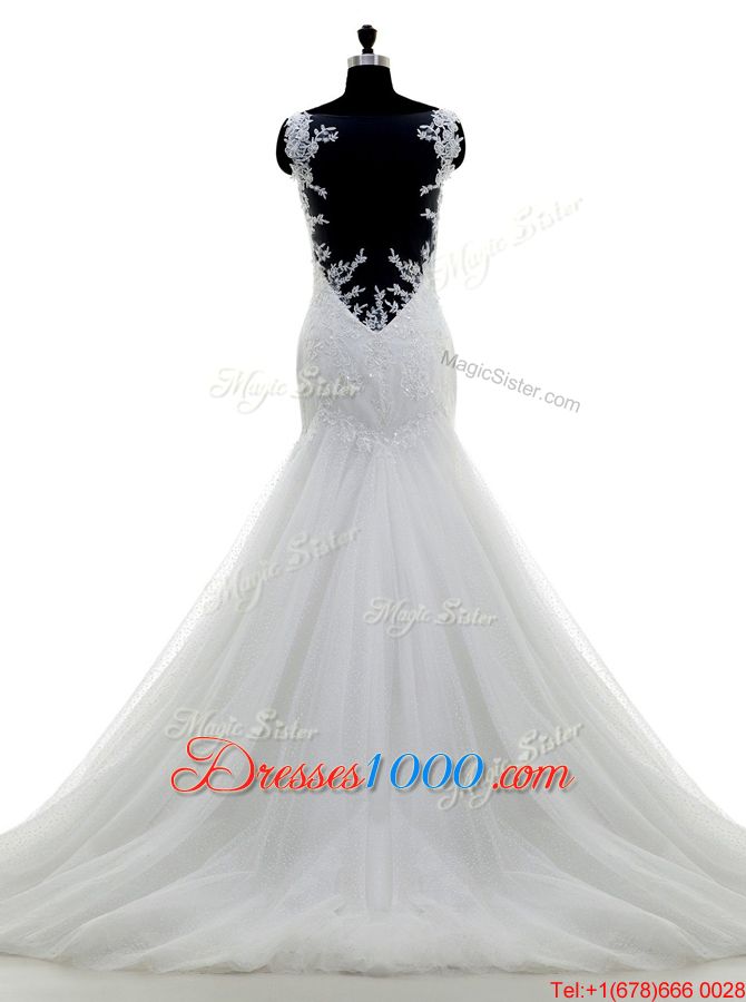 Scoop Sleeveless Wedding Gowns With Brush Train Lace and Appliques White Tulle
