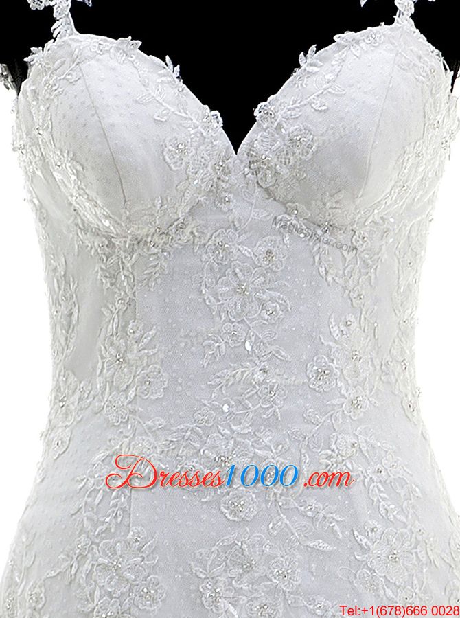 Scoop Sleeveless Wedding Gowns With Brush Train Lace and Appliques White Tulle