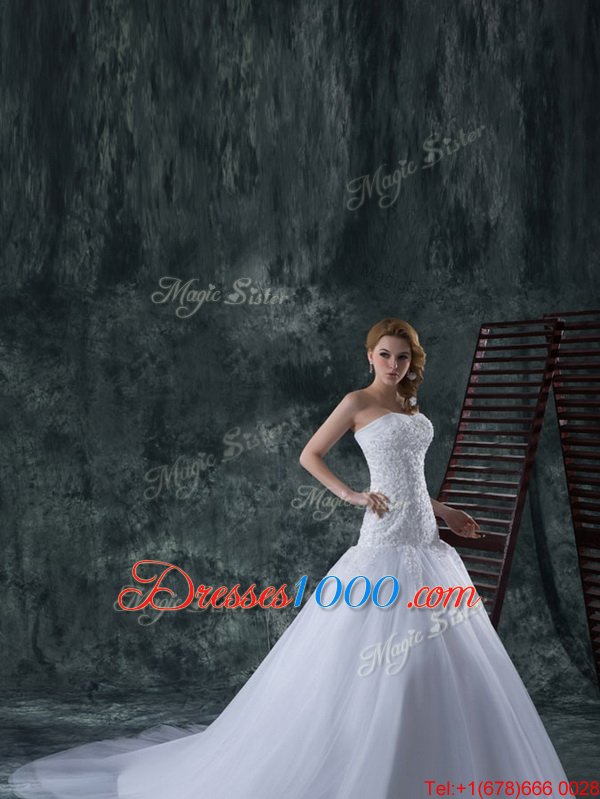 White Column/Sheath Beading and Appliques Wedding Dress Lace Up Tulle Sleeveless With Train