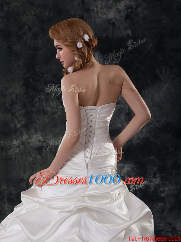 Luxurious White Lace Up Sweetheart Beading and Appliques Wedding Gown Organza Sleeveless Brush Train