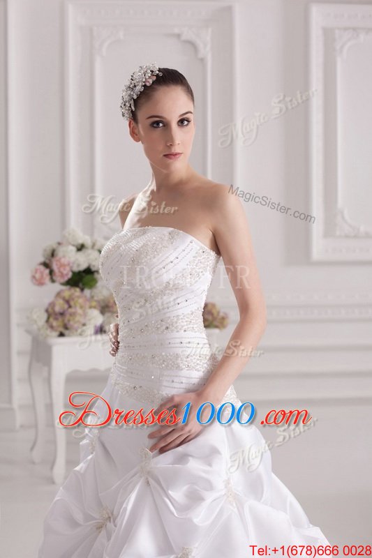 Dazzling A-line Sleeveless White Wedding Gowns Brush Train Side Zipper