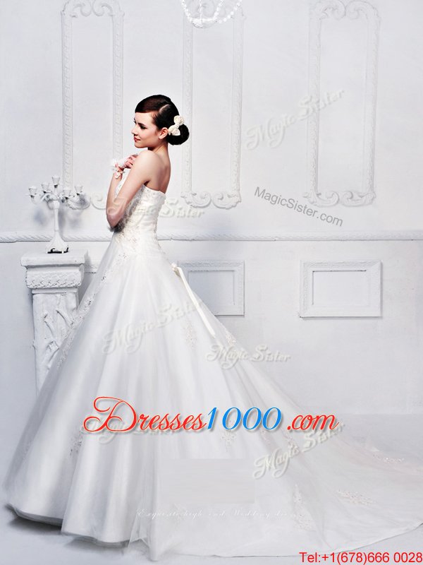 Traditional Sleeveless Court Train Lace and Appliques Zipper Wedding Dress