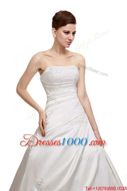 White Sleeveless Court Train Ruching With Train Wedding Gowns