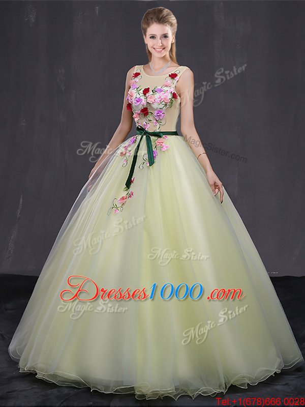 Light Yellow Scoop Lace Up Appliques 15th Birthday Dress Sleeveless