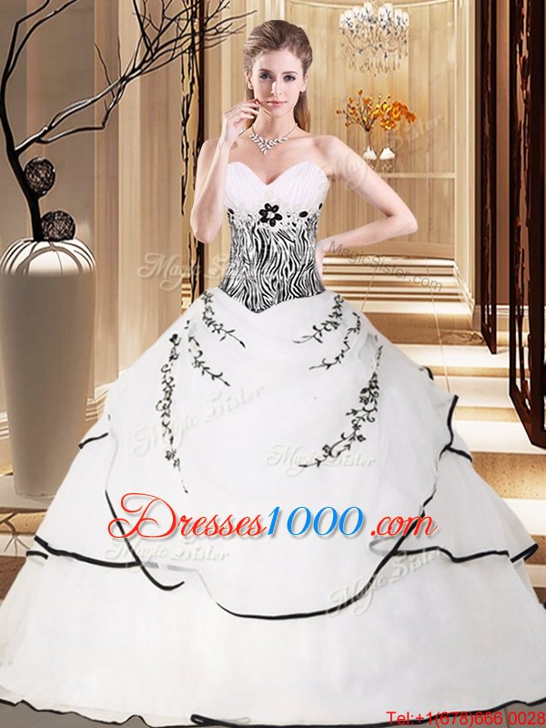 Organza Sweetheart Sleeveless Sweep Train Lace Up Embroidery Quinceanera Dress in White